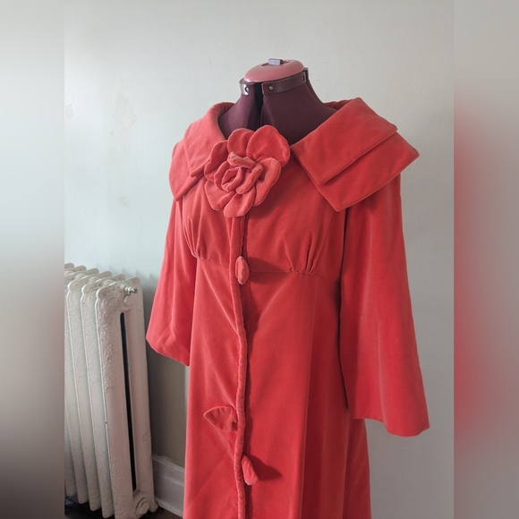 Vintage incredible velvet opera coat salmon with rosette rose detail Bridgerton - Picture 7 of 8